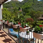 Jasmine Bed & Breakfast Luni