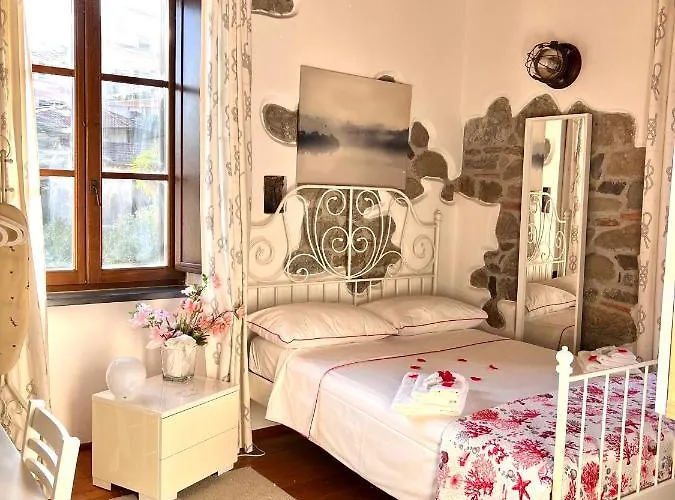 Bed & Breakfast Jasmine Luni